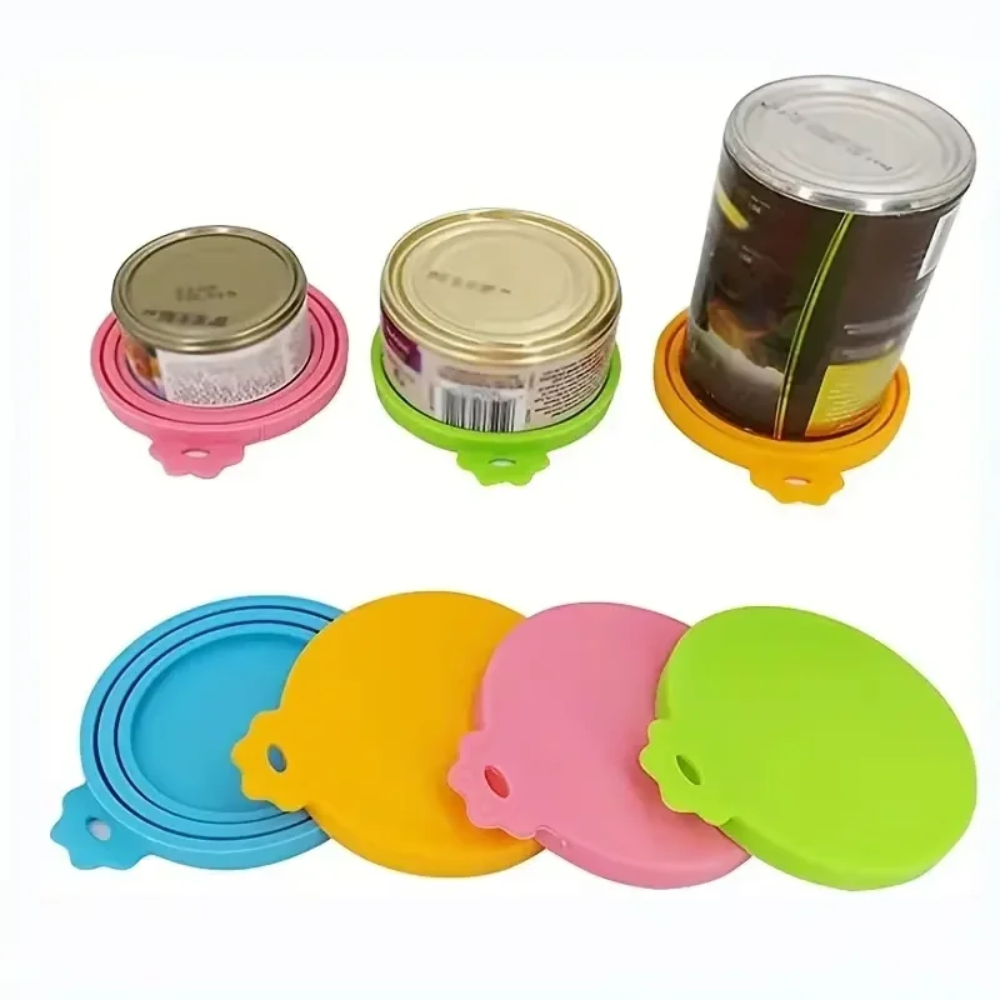 Tapa de silicona colocada en una lata de comida humeda para perro